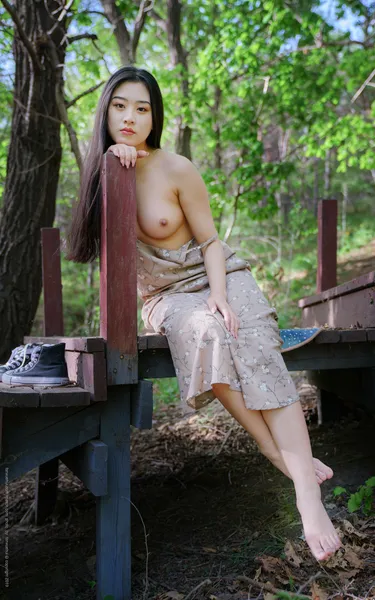 曾平媛 Girl in the Forest