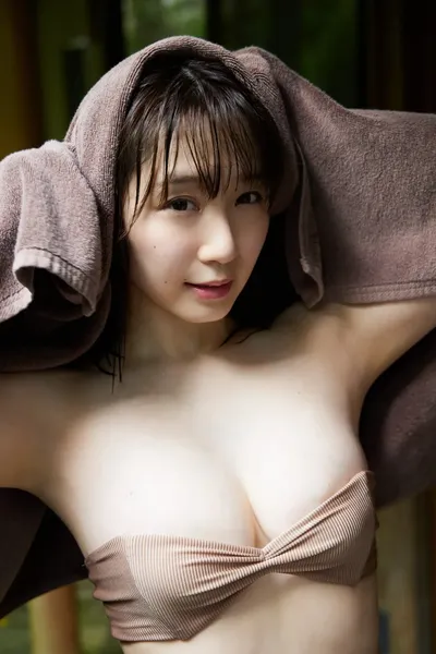 伊織もえ Cool breeze 50 cuts released