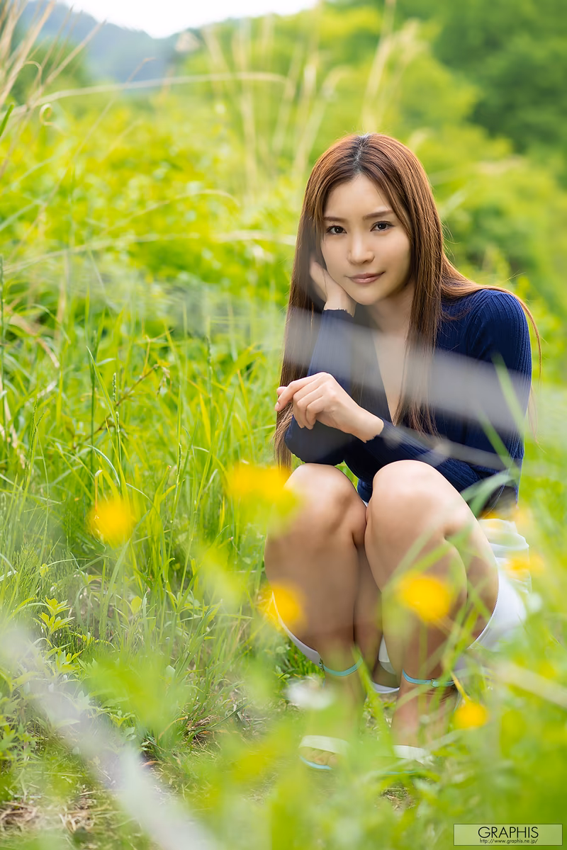 Aoi (葵) Allure foto 24