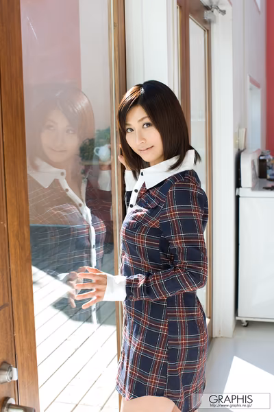 ASAHINA Akari (朝日奈あかり) Performing