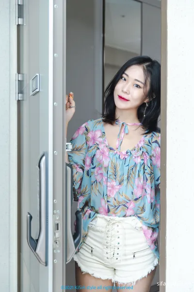 Bora Temptation of a girl friend