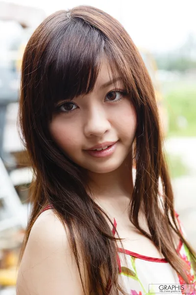 Page 2 | HAYAMA Mei (葉山めい) First Gravure