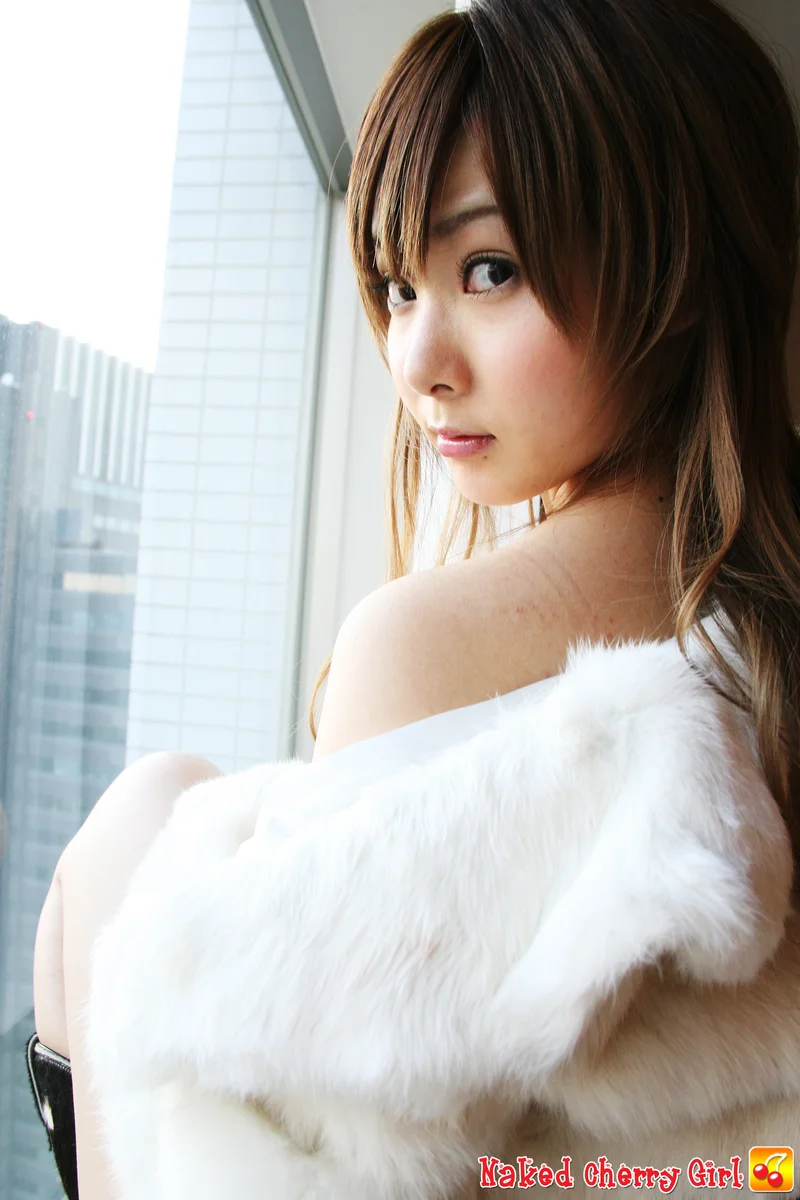 Hitomi Naked Cherry Girl larawan 40