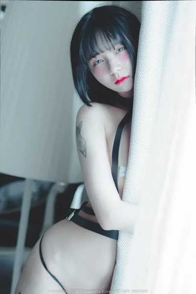 Page 2 | Hizzy (히지) Vol.0036