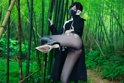 Page 2 | Chinese Model 李佳 黑百褶裙森林