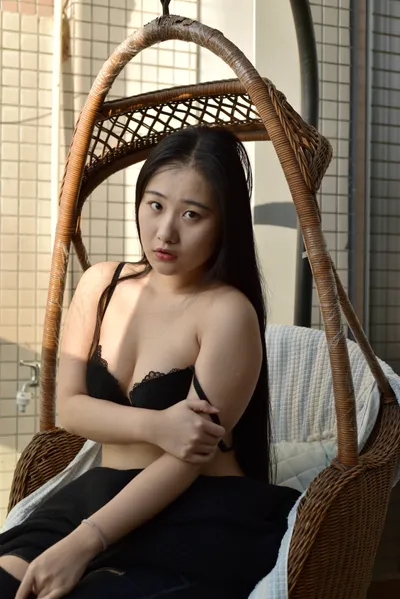 Page 3 | Chinese Model 秀岑(彬彬) Private Nude Photo Set