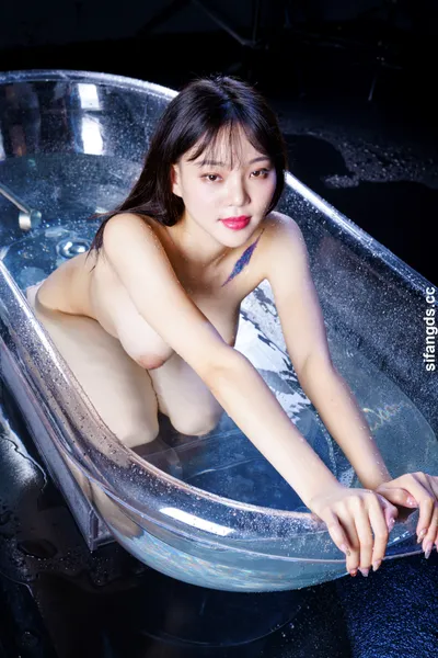 Page 12 | Chinese Model 杨雪欣 Private Nude Photo Set
