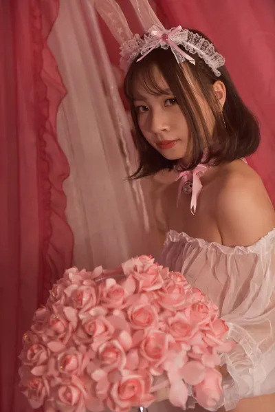 Page 3 | Chinese Model 曜依 Private Nude Photo Set