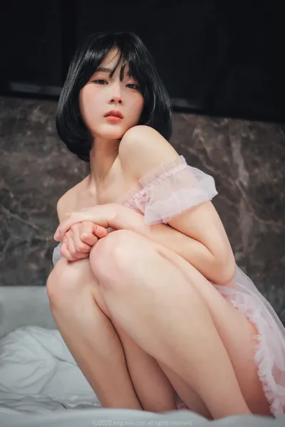 Page 2 | Isabella Jang Joo (장주) Vol.162