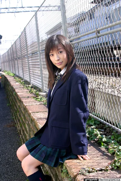 KASUMI Kaho (かすみ果穂) First Gravure