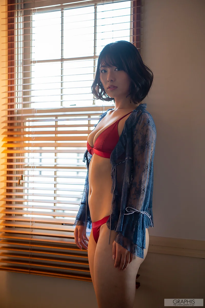 KOIZUMI Hinata (小泉ひなた) First Gravure larawan 96