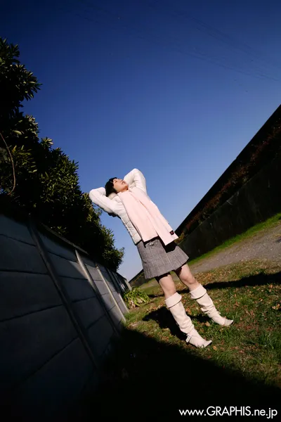 Page 2 | MINAMI Uran (南憂蘭) First Gravure