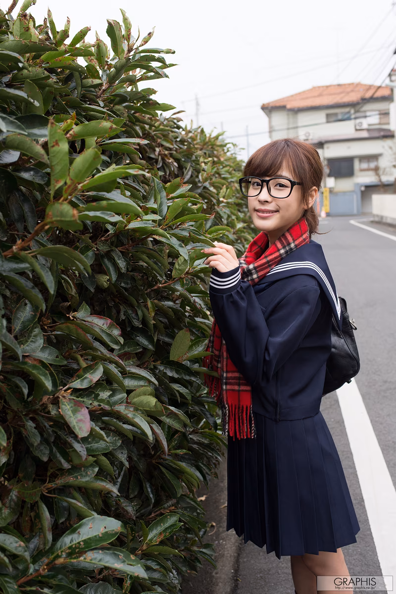 MOMONOGI Kana (桃乃木かな) Thanksgiving photo 2