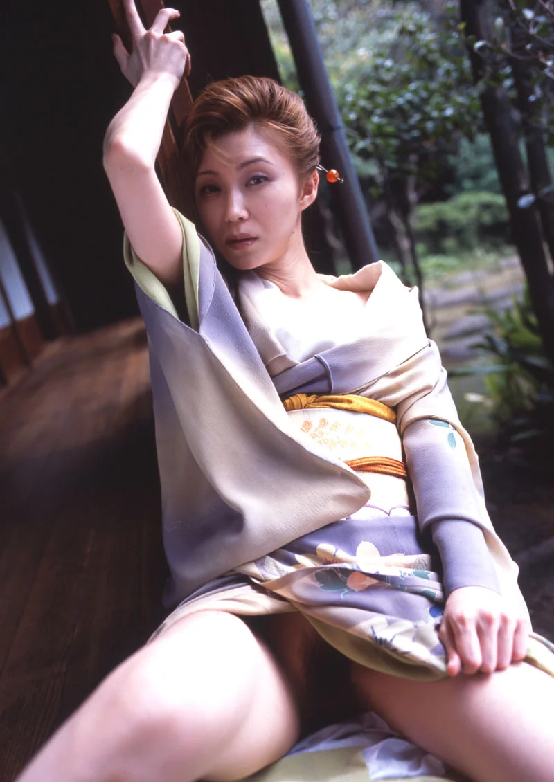 小林里穂