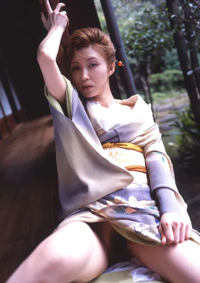 小林里穂