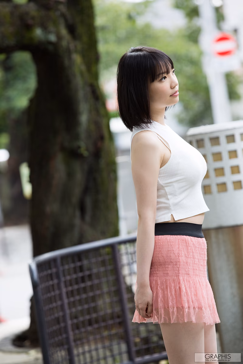 SUZUKI Koharu (鈴木心春) Frontier photo 2