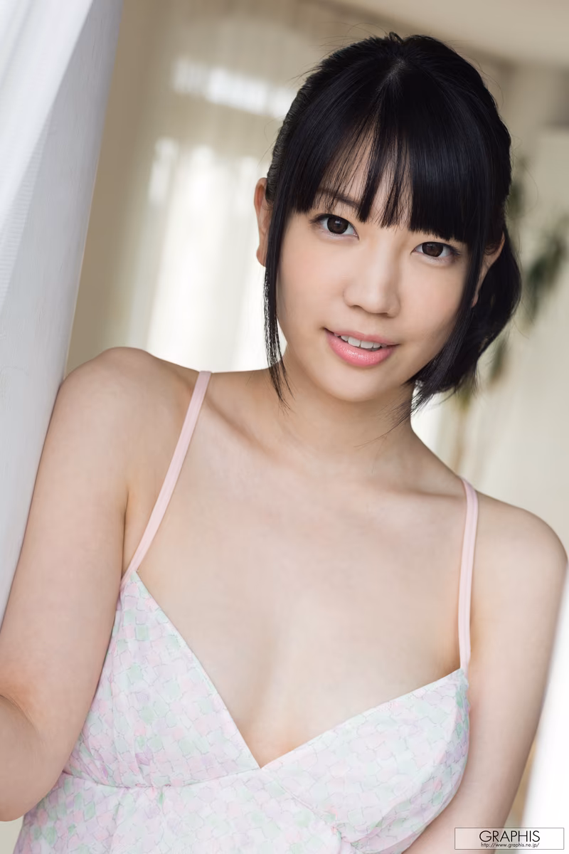 SUZUKI Koharu (鈴木心春) Frontier photo 27