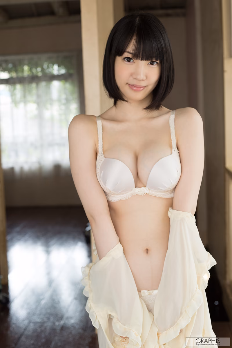 SUZUKI Koharu (鈴木心春) Frontier photo 60