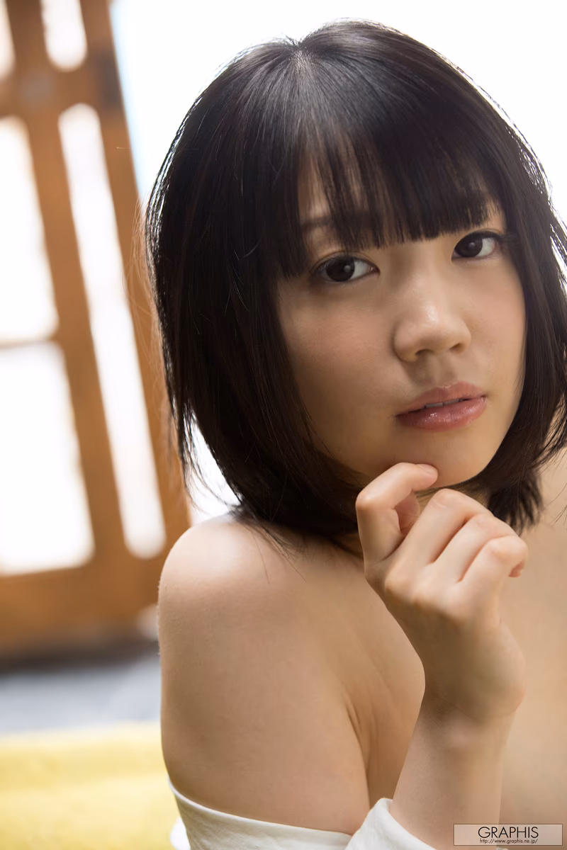 SUZUKI Koharu (鈴木心春) Frontier photo 85