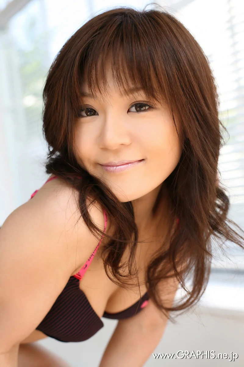 TAKAHARA Tomomi (高原智美) First Gravure 사진 91