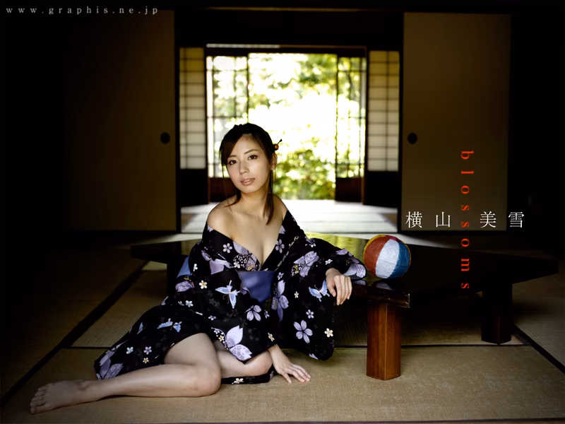 YOKOYAMA Miyuki (横山美雪) Blossoms foto 107