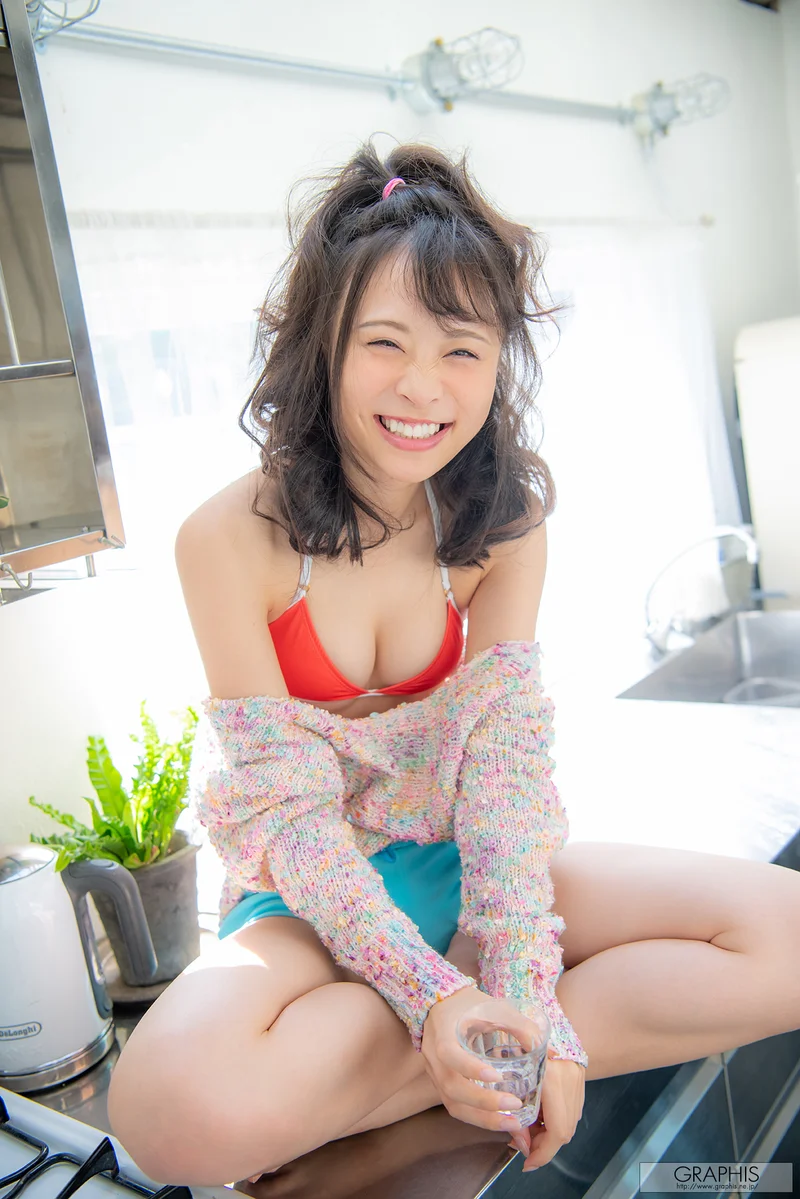 YOSHIOKA Hiyori (吉岡ひより) First Gravure foto 86