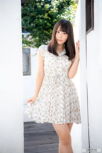 YOSHIOKA Hiyori (吉岡ひより) First Gravure