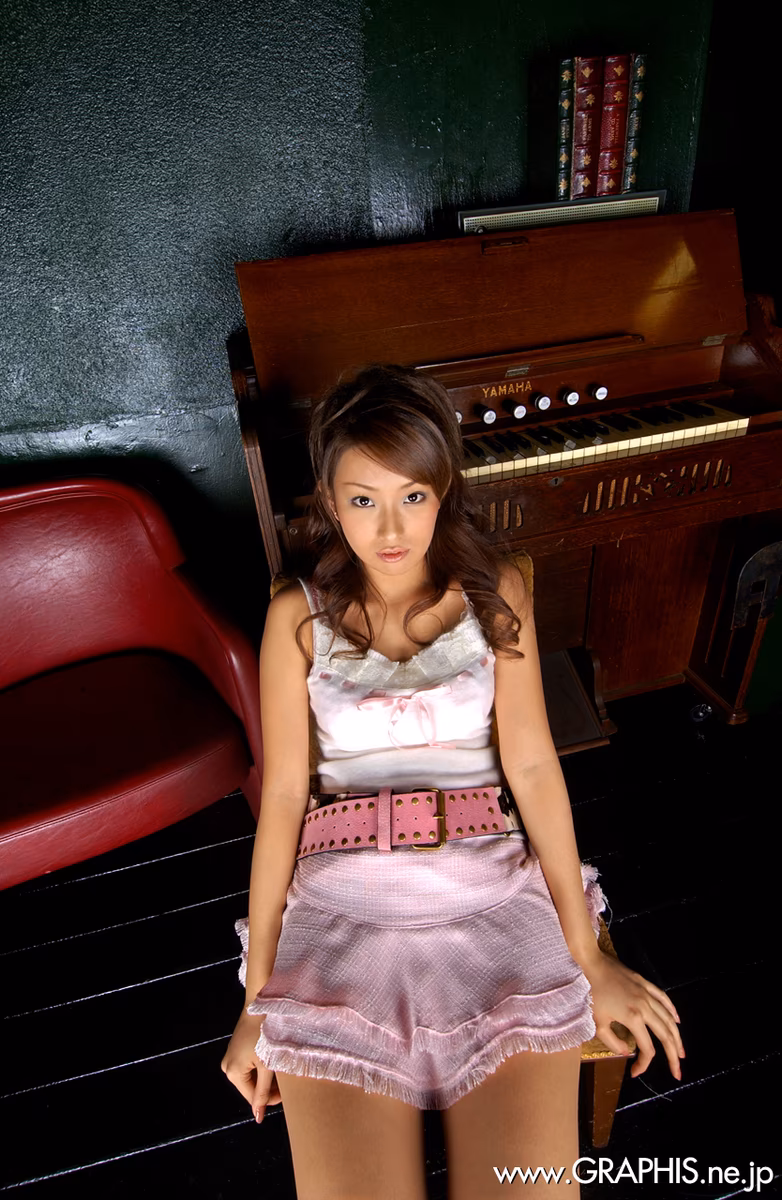 YOSHIZAKI Nao (吉崎直緒) Enhanced holiday photo 75