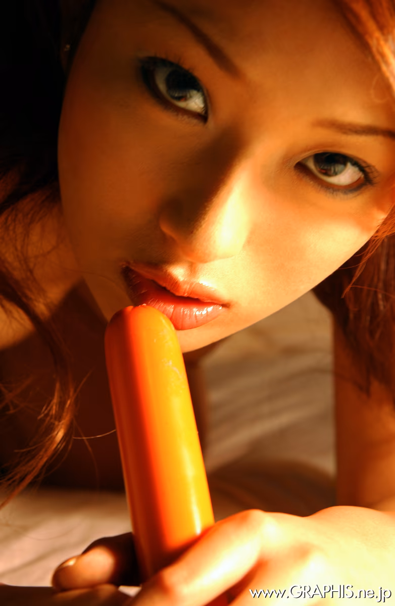 YOSHIZAKI Nao (吉崎直緒) Enhanced holiday photo 105