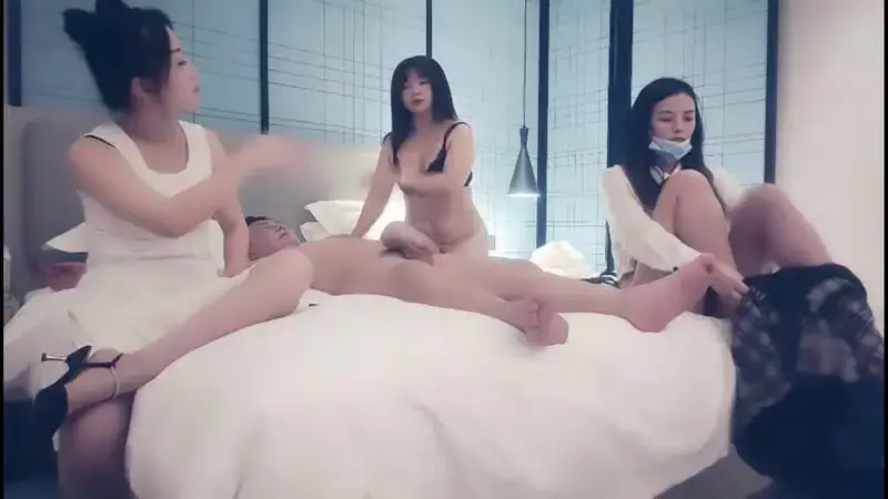 The great god dates three goddesses at one time