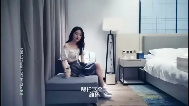 A high-quality peripheral girl tongue-kissed and flirted. After taking a shower, she gave a blowjob and licked her pussy. She was fucked hard from behind and moaned and gasped seductively.