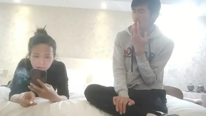 The young woman with a round head turns against the customer and throws her down, begging for penetration