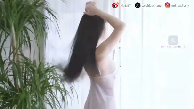 A fierce fight on the sofa with a big-breasted slut riding her big tits from behind and ejaculating
