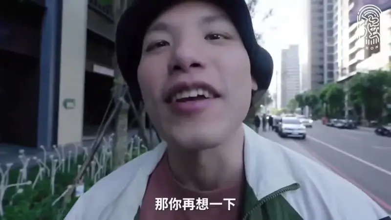 ฉันได้นัดหมายด้วยความงามที่อ่อนโยนและอ่อนโยน และเรามีการต่อสู้ที่เร่าร้อน เปียก มันเยิ้ม และหล่อลื่น