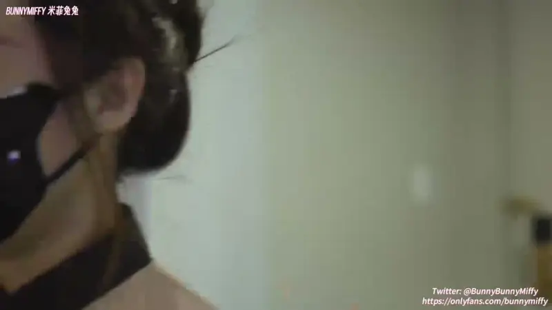 Panty Si rides male tenant while cleaning