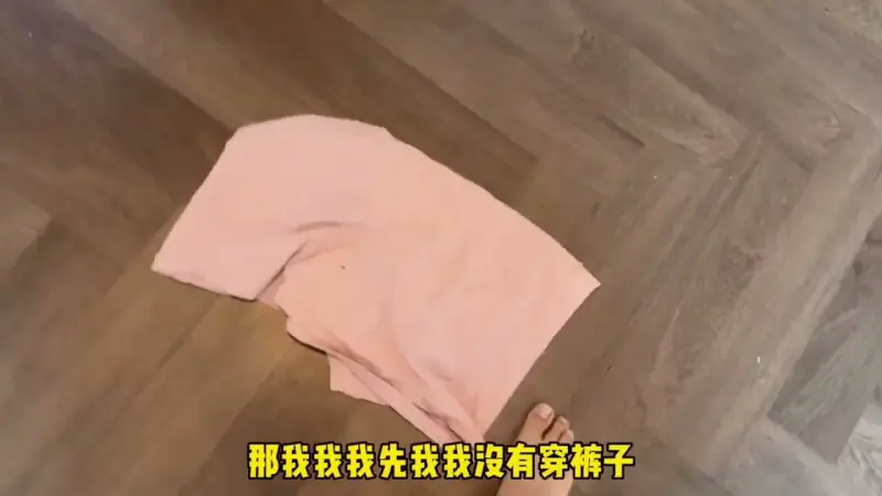 Part-time housekeeper cleans boss's cock