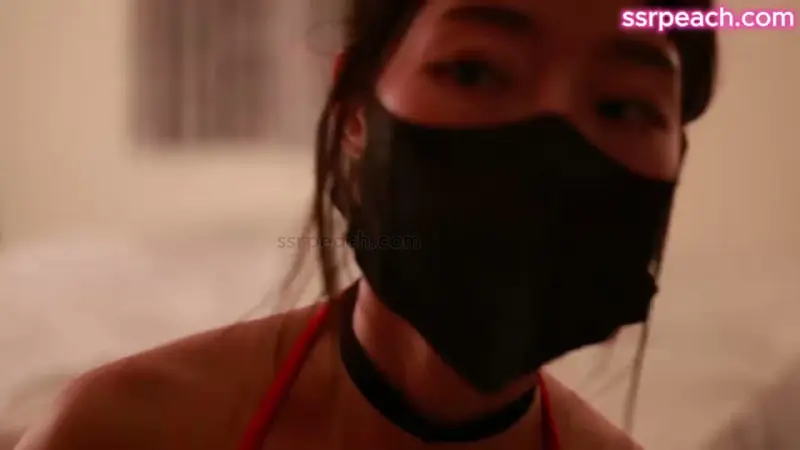 As soon as the mask was taken off, the man immediately ejaculated prematurely and ejaculated several times in a row.