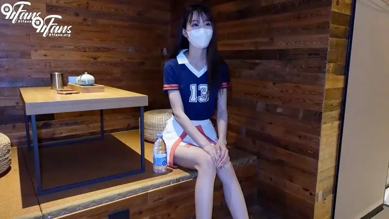 College student seduces passers-by and accidentally gets creampied