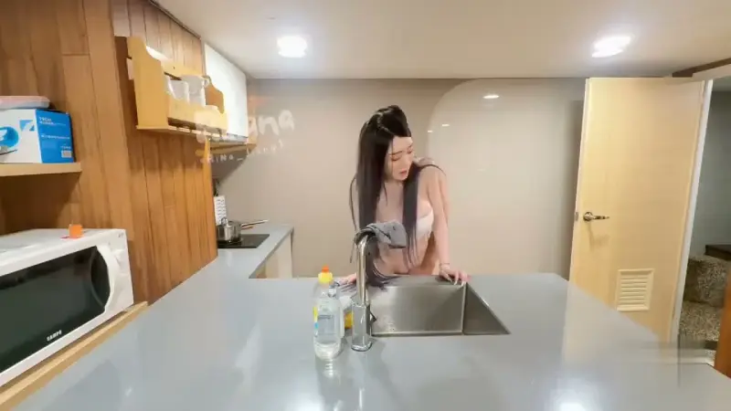 The benefactor’s father’s exclusive service allows him to be fucked anytime and anywhere at home